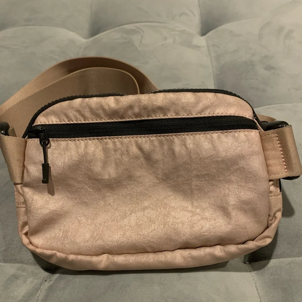 RARE 🦄 Original OG Lululemon Everywhere Belt Bag Peach Gold TB2 - Picture 3 of 13